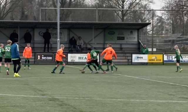 Waskemeer JO14 net een maatje te groot voor Grootegast.