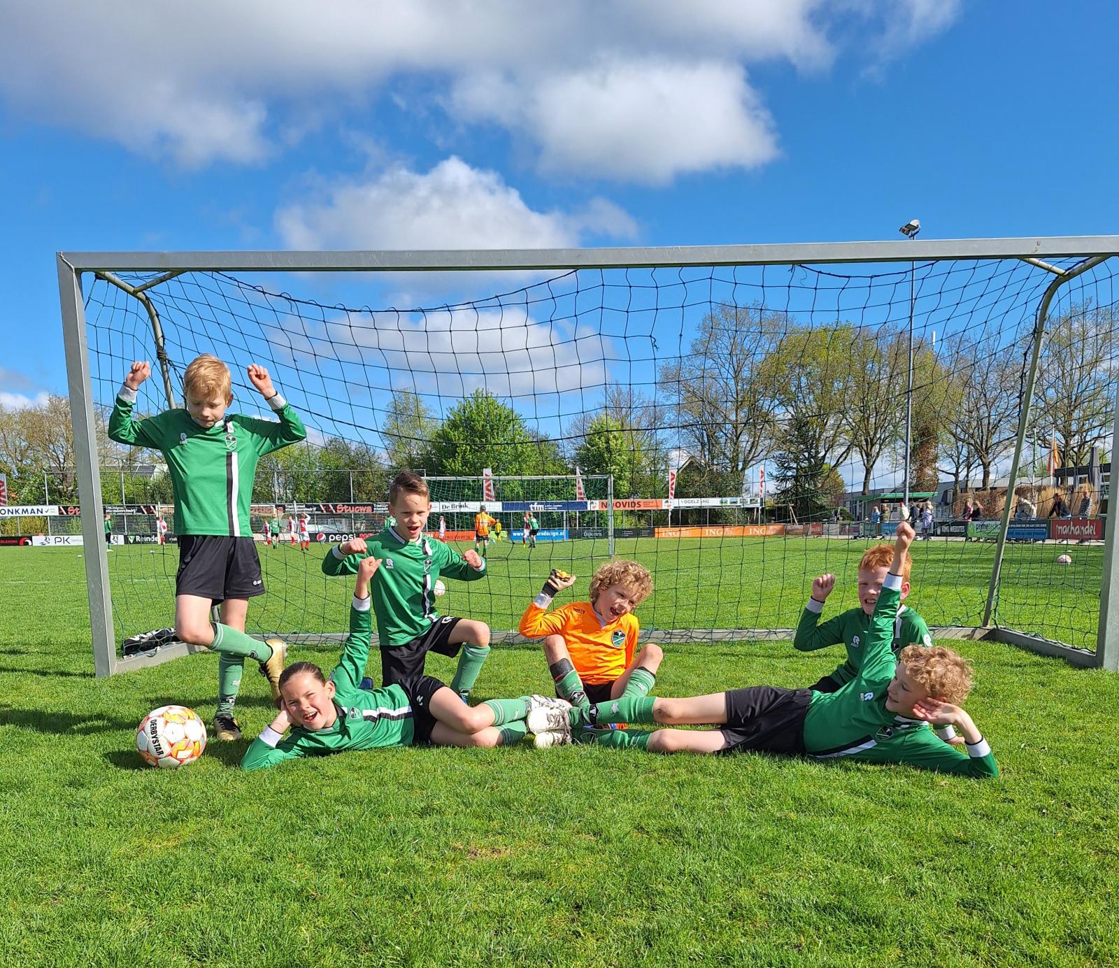 Waskemeer JO8-1 - S.V. Oosterwolde JO8-2