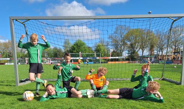 Waskemeer JO8-1 - S.V. Oosterwolde JO8-2