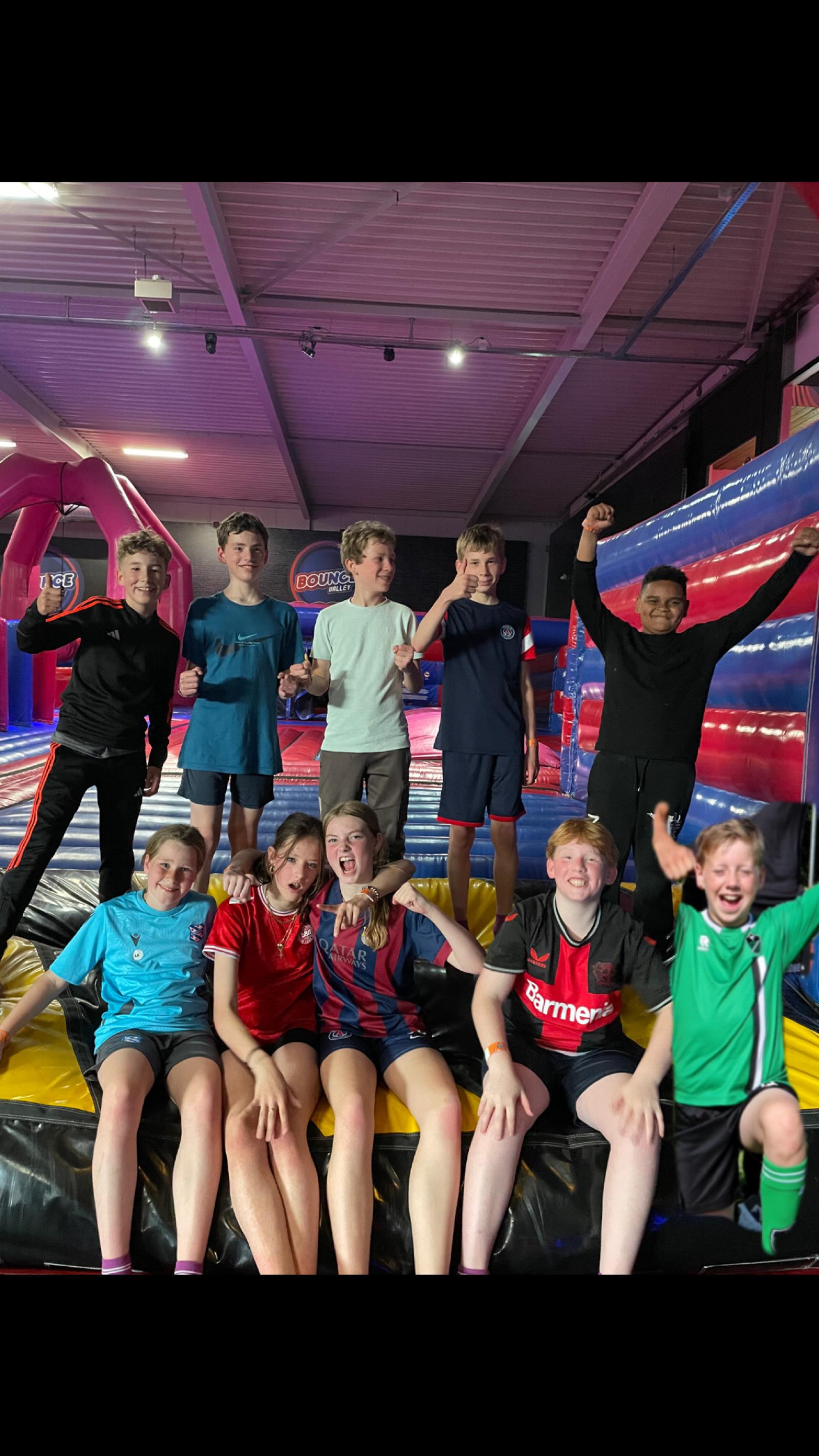 JO13 verslaat koploper en zorgt voor heuse titelstrijd!