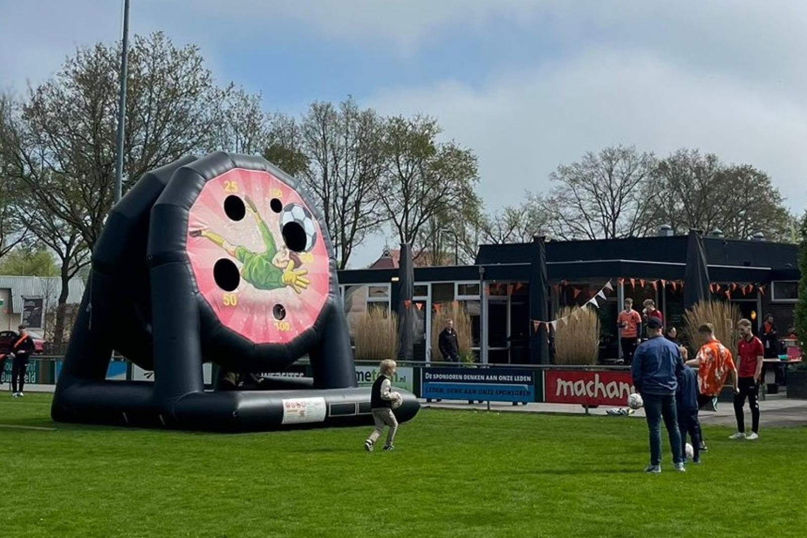 Geslaagde Koningsdag op en rondom sportpark 't Ald Leger