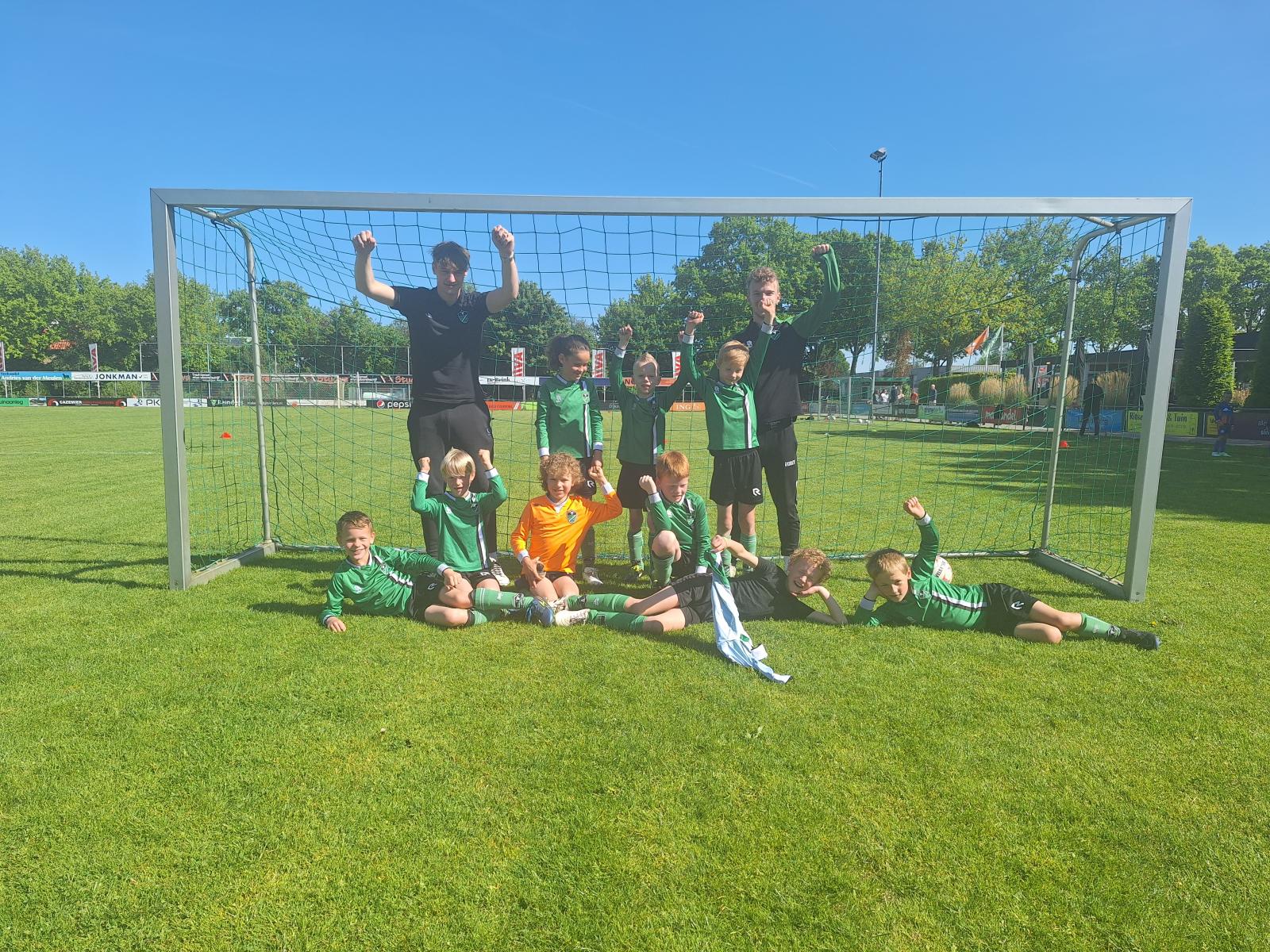 Waskemeer JO8-1 - FC Surhústerfean JO8-1