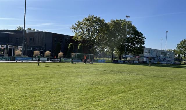 Titelstrijd bereikt kookpunt door winst op De Marne