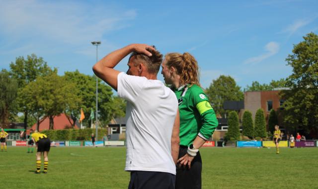 Dames 1 vist achter het net tegen gasten uit Norg