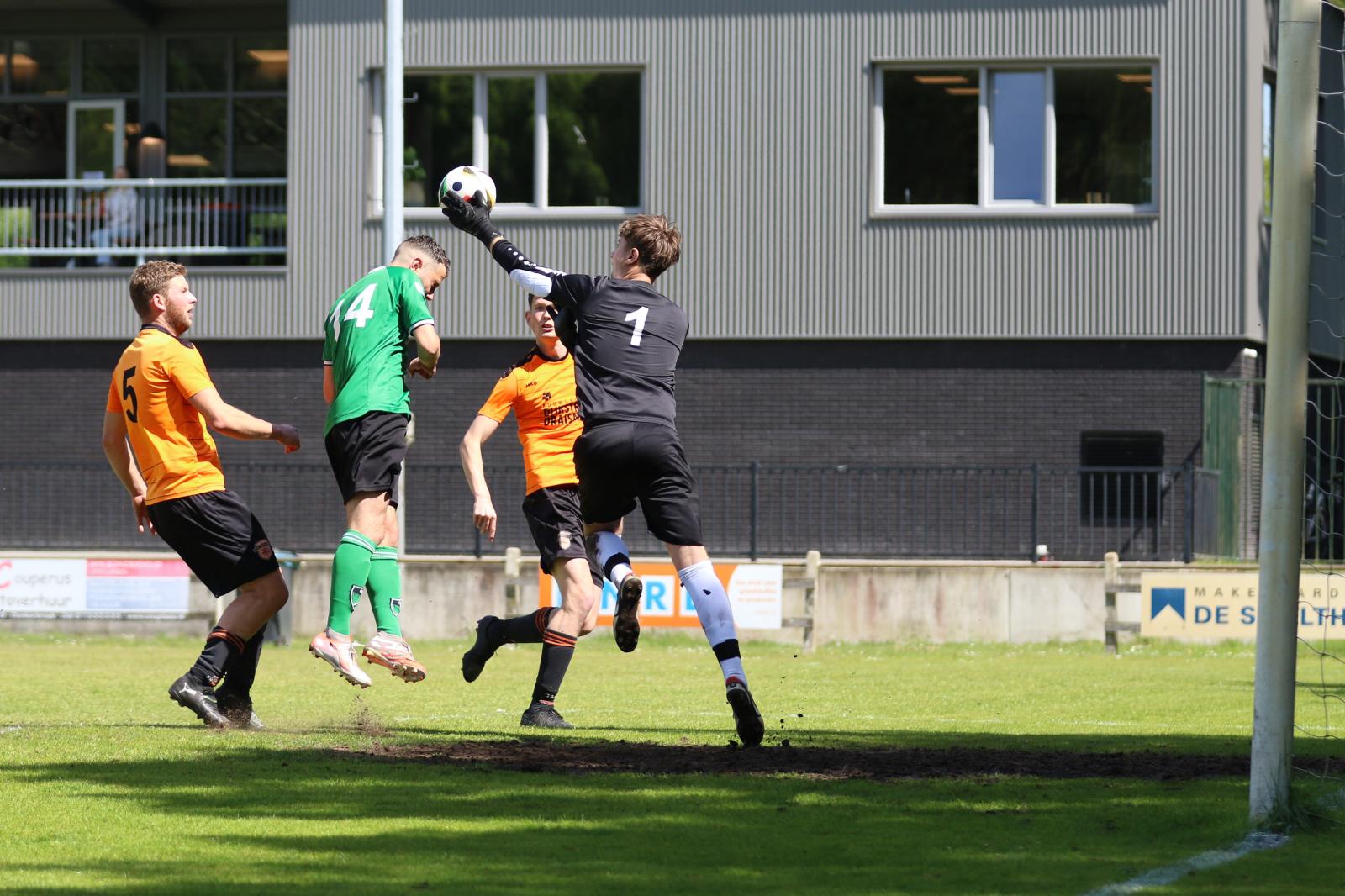 Derby tussen Boven en Beneden snel beslist