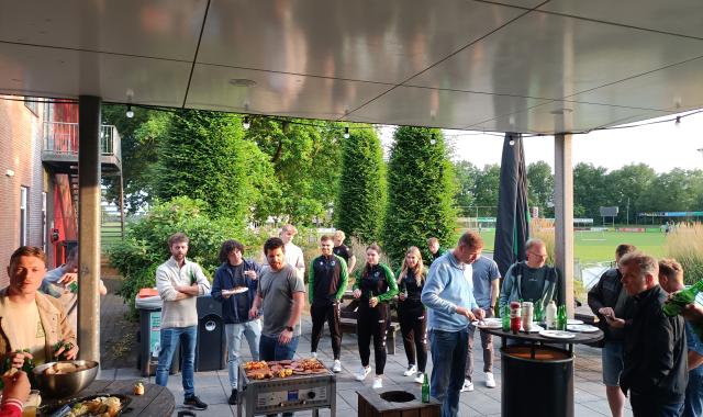 Leiders & trainers sluiten seizoen af met bbq