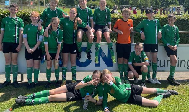 Jeugdteams in actie tijdens toernooien