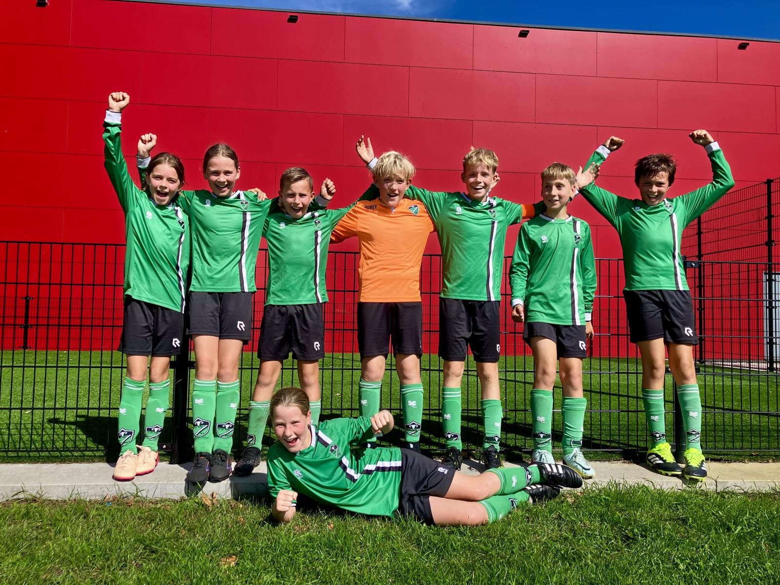 Waskemeer JO-12 maakt een goede comeback en wint van Peize.
