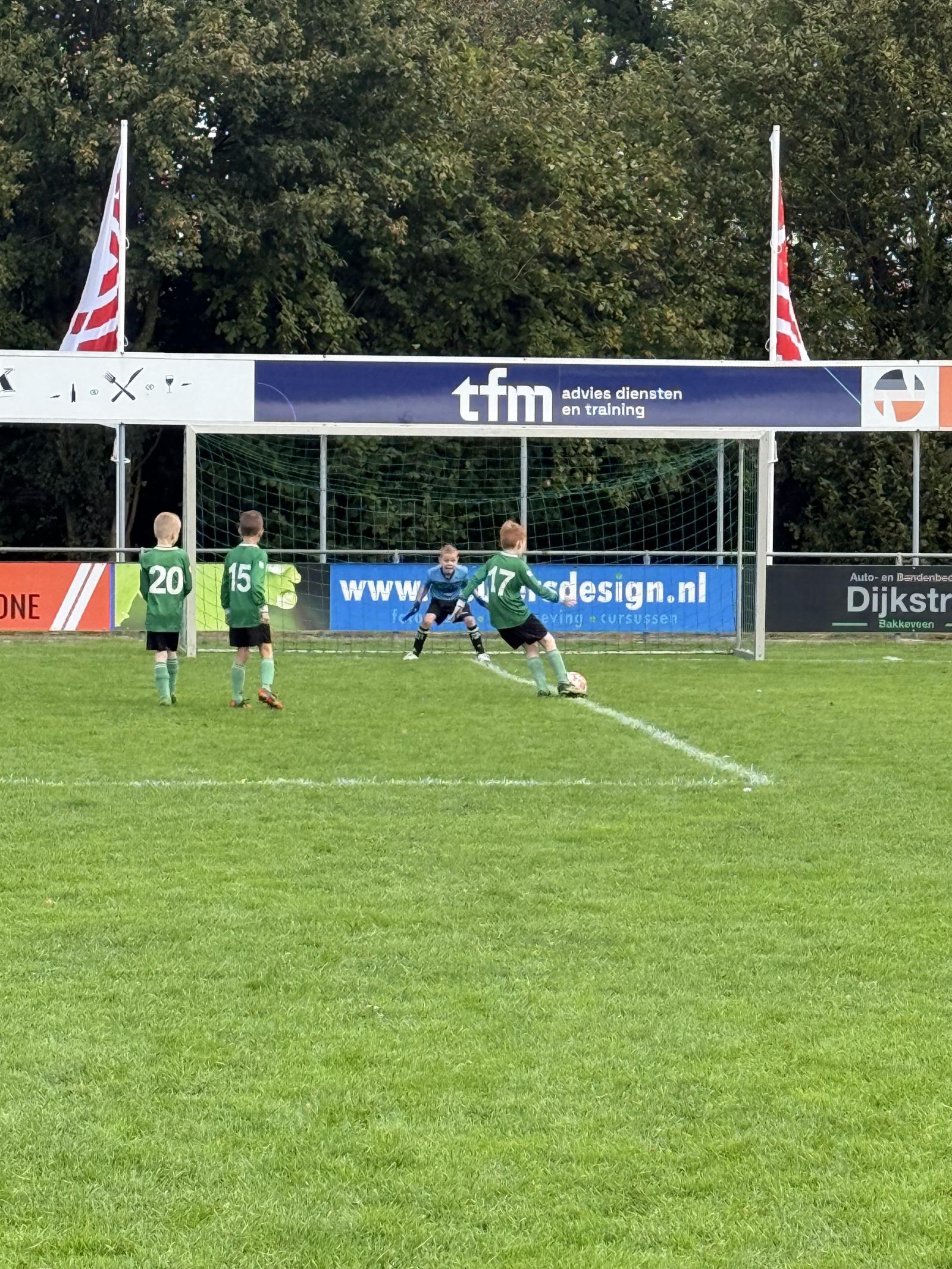 JO9-1 zet doelpuntenmars door tegen Marum JO9-2