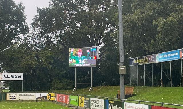 Ondanks het weer toch lekker gevoetbald