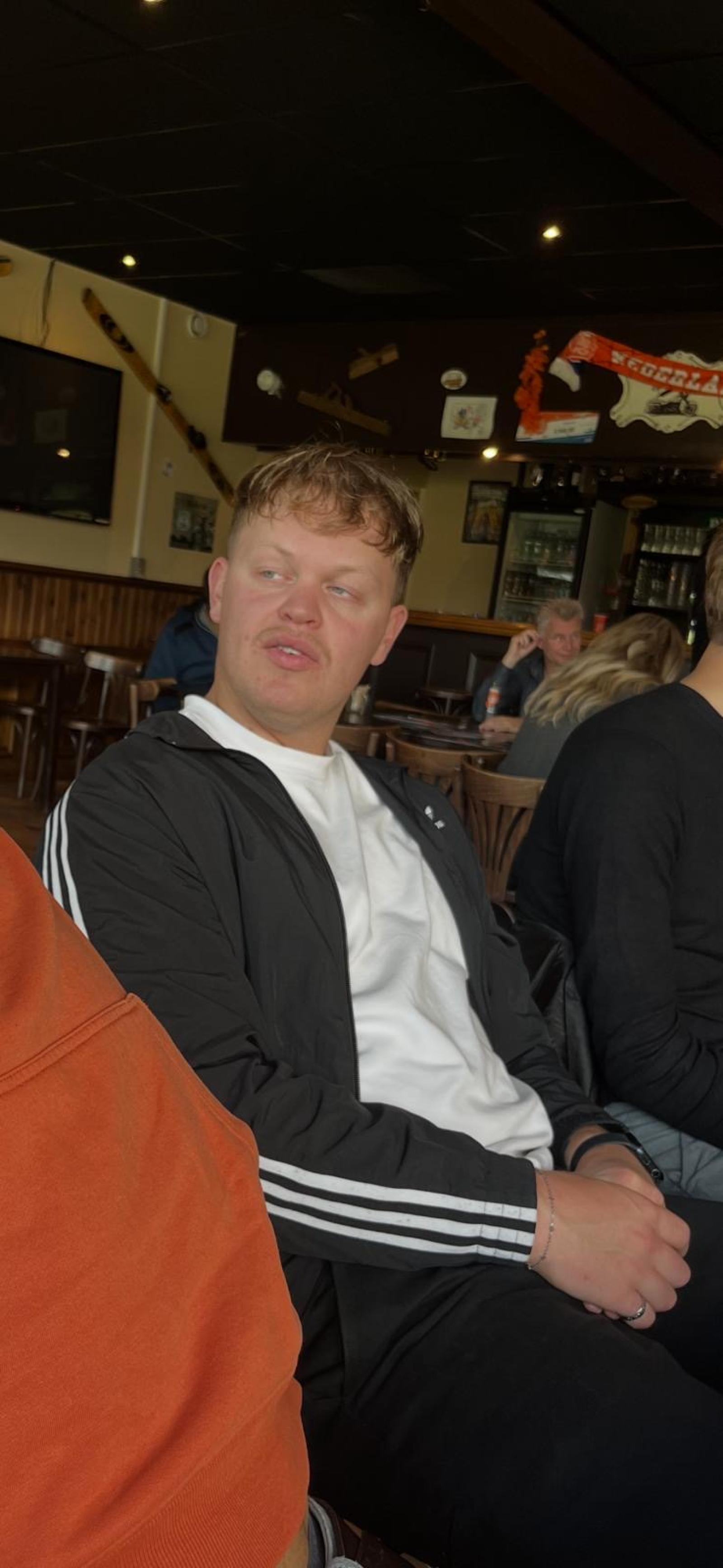 Waskemeer 4 staat te slapen tegen tegen haulerwijk 3