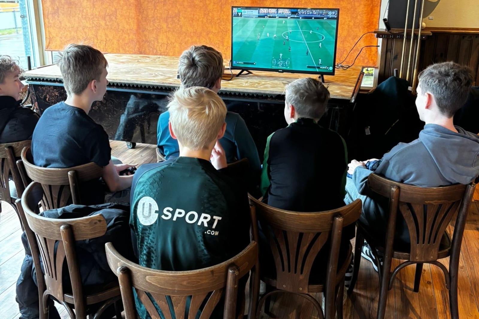 Geslaagd FIFA toernooi voor de jeugd