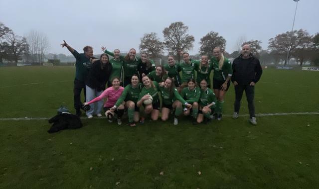 Vrouwen 1 koploper in de competitie