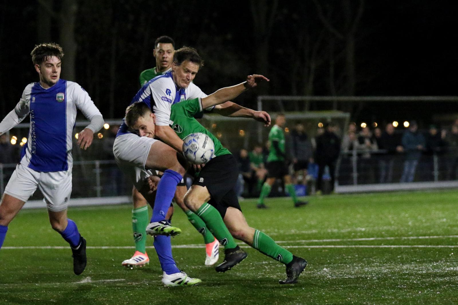 Waskemeer geeft tweemaal voorsprong uit handen in burentwist