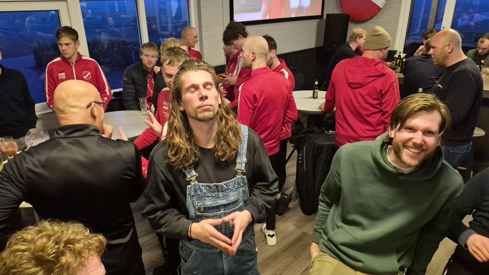 Haarloos RWF verslaat kleurloos Waskemeer