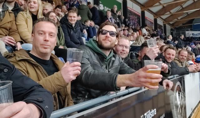 Flyers Heerenveen winnen dankzij support Waskemeer 5