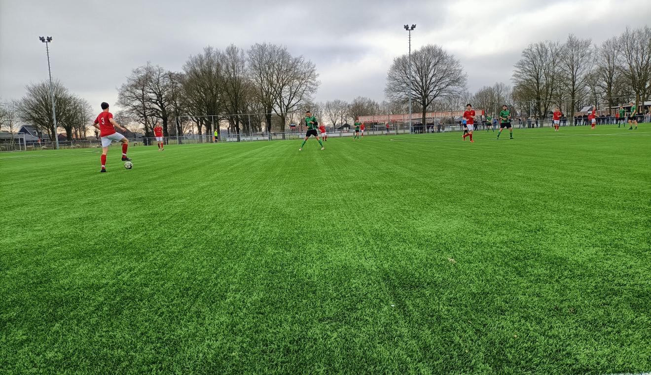 Strijdend Waskemeer de kansen, RWF de punten