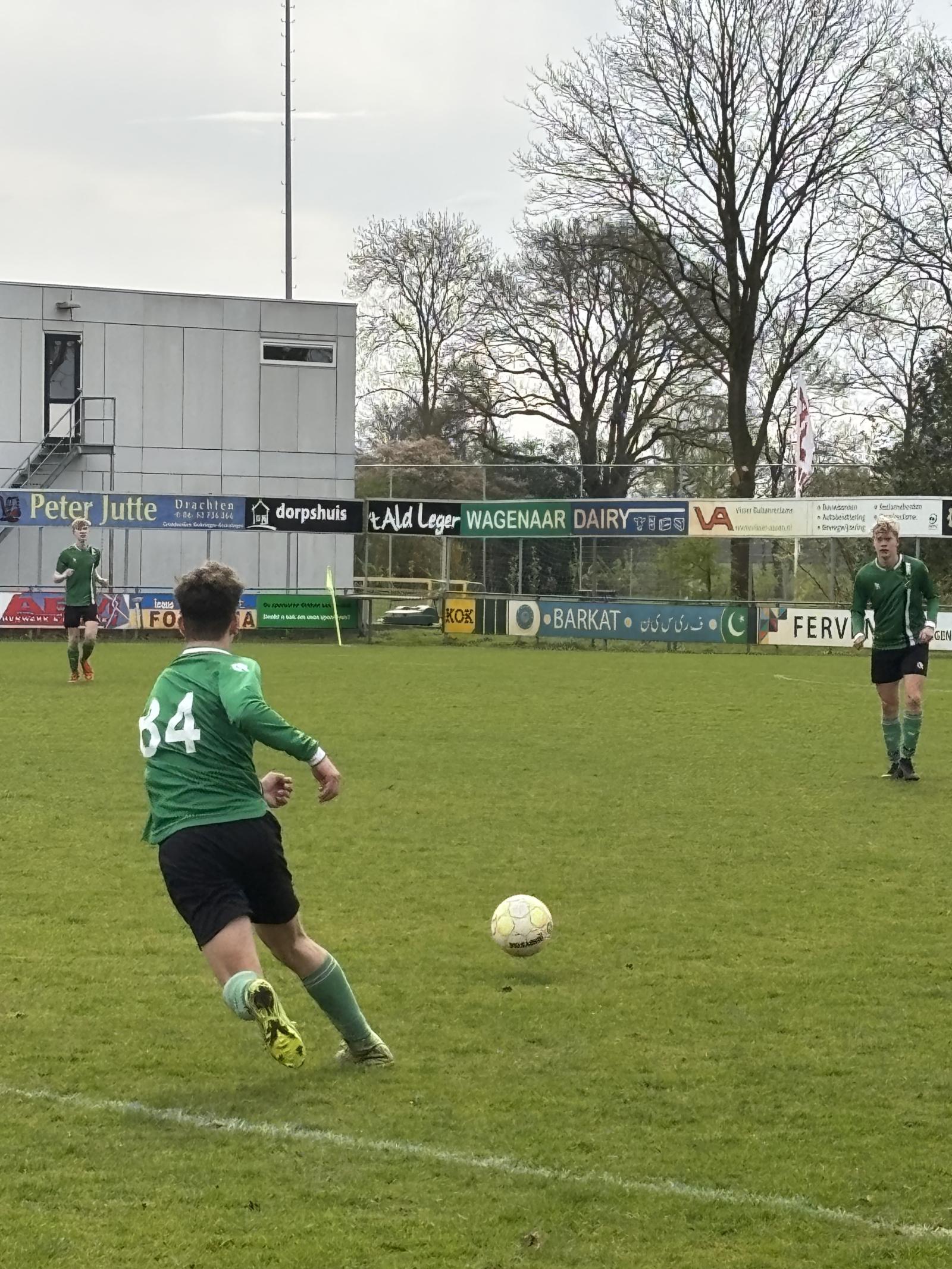 Waskemeer tegen de Weide eindigt in ware schiettent