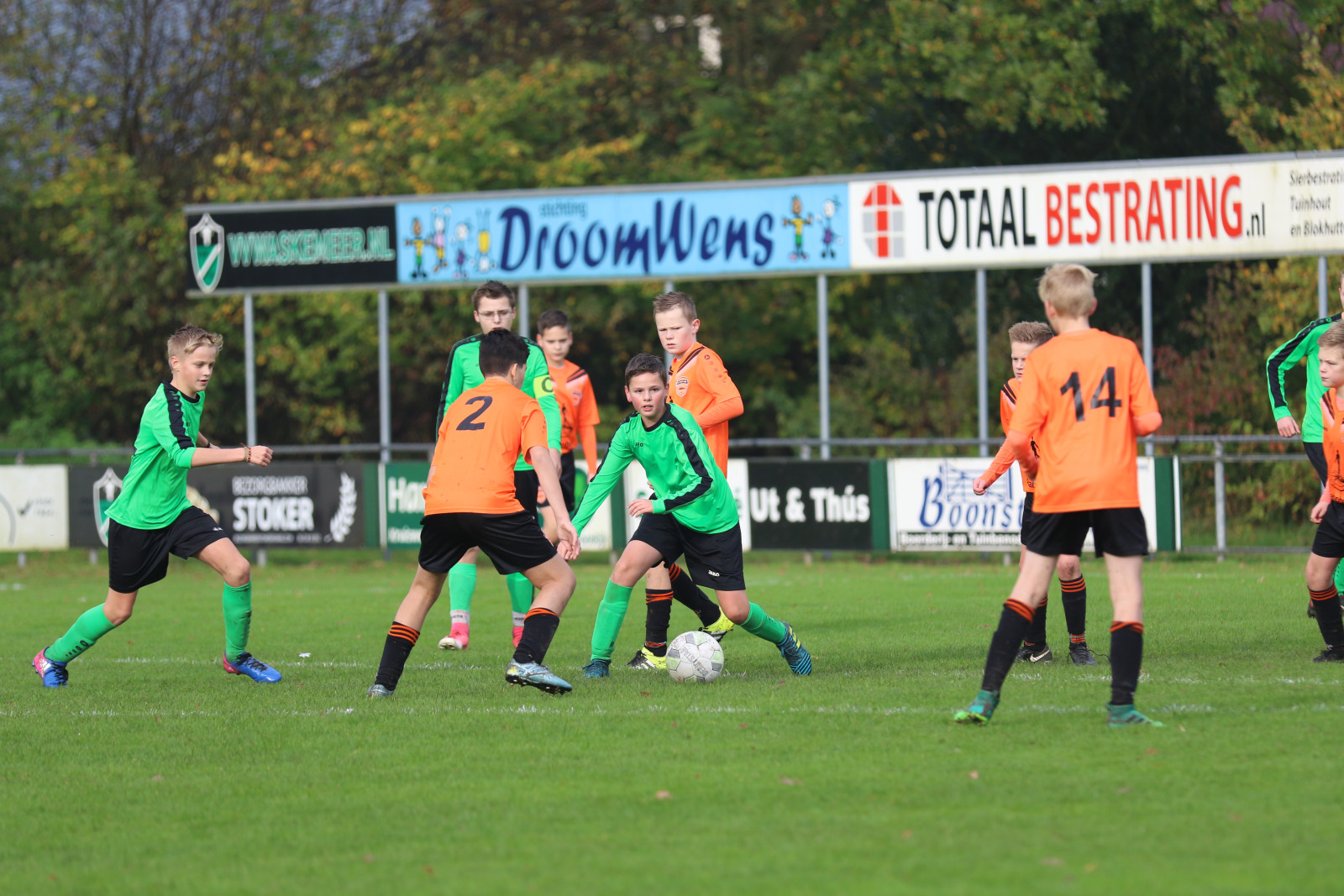 JO15 boekt eclatante overwinning in derby tegen Haulerwijk