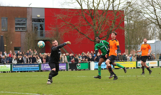 Waskemeer onderuit in bijzondere derby