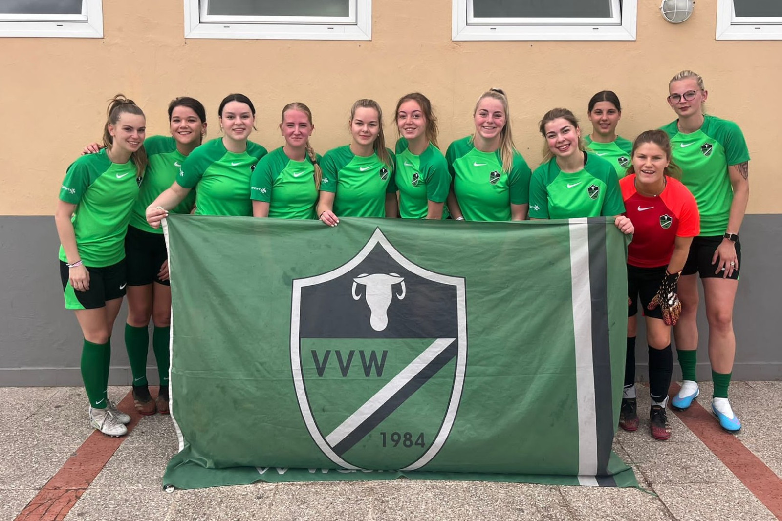 Dames slepen 4de plaats in de wacht op Mallorca football tournament