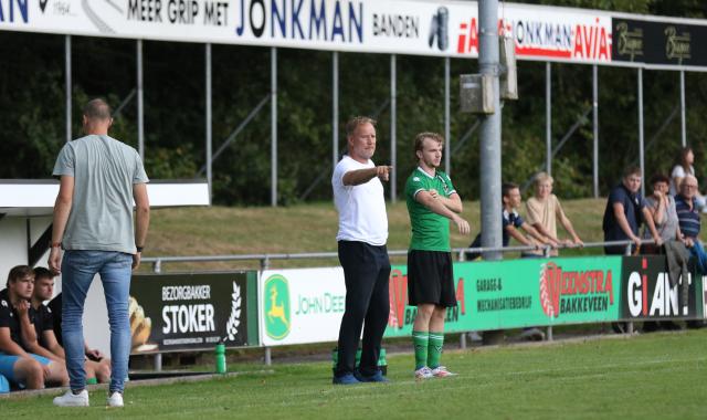 Bliksem start Waskemeer valt in het water