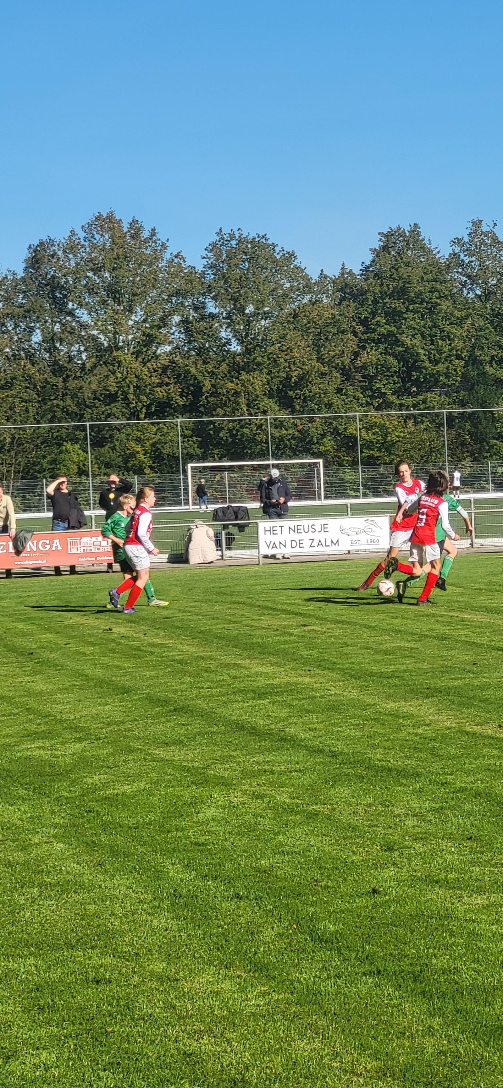 Beetsterzwaag JO14-1 een maatje te groot voor Waskemeer JO14-1